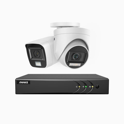 ADLK200 - 1080p 8 Kanal außen Kabelgebunden Überwachungskamera -Set mit 1 Bullet Kameras & 1 Turm Kameras, Zwei Lichtern Nachtsicht, 4-in-1 Ausgangssignal, Eingebautes Mikrofon, IP67 wetterfest